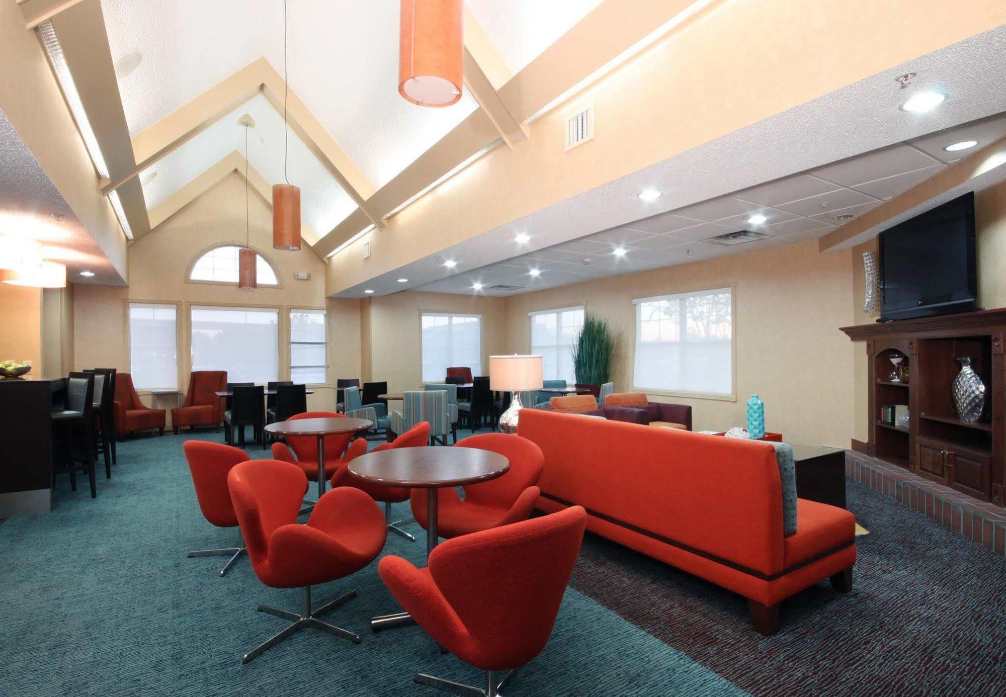 Residence Inn Houston North Restoran gambar